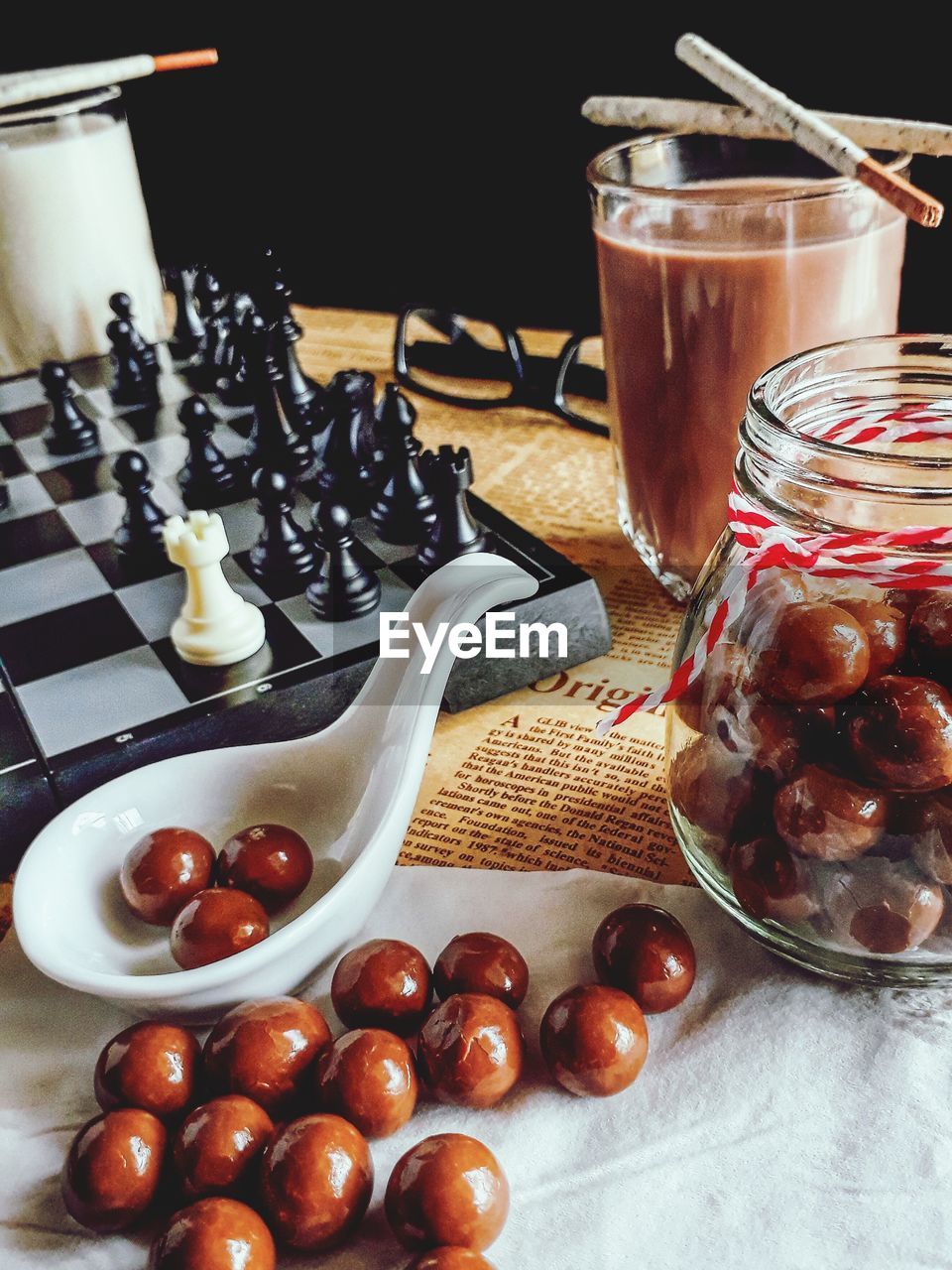 HIGH ANGLE VIEW OF FRUITS IN BOWL AT TABLE