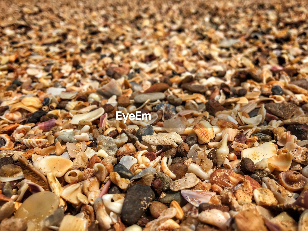 FULL FRAME SHOT OF STONES