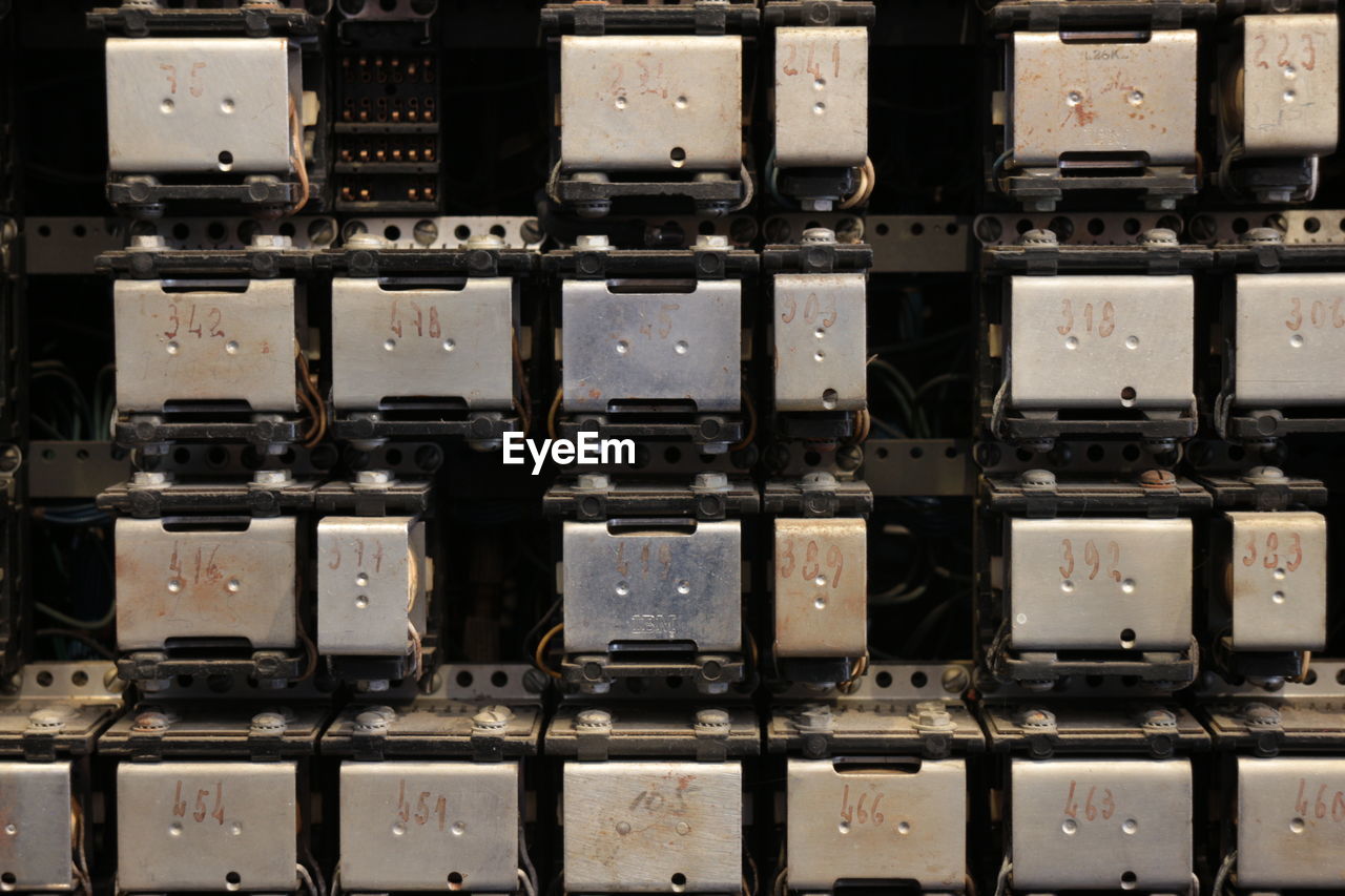computer keyboard, black, full frame, backgrounds, technology, personal computer hardware, no people, indoors, in a row, close-up, large group of objects, industry, communication