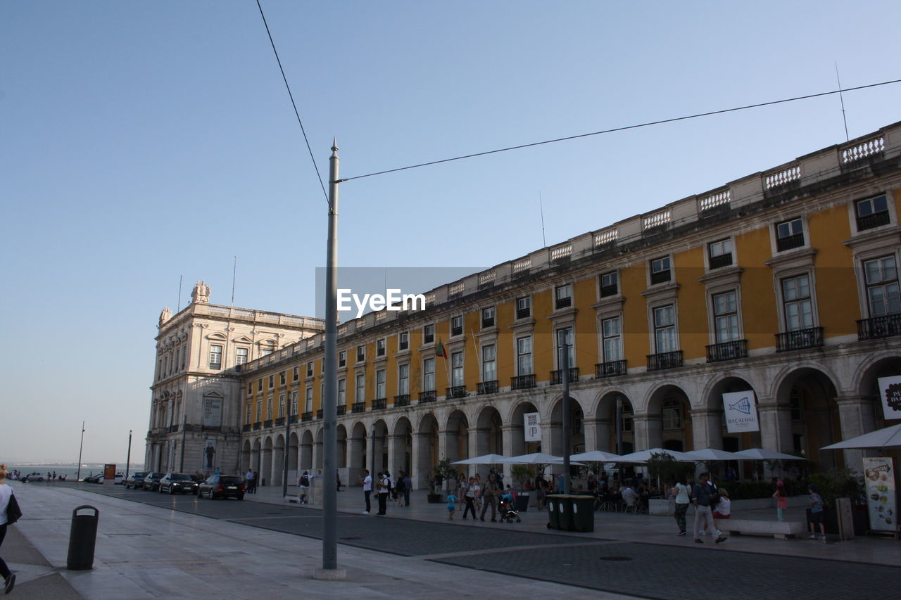 VIEW OF BUILDINGS IN CITY