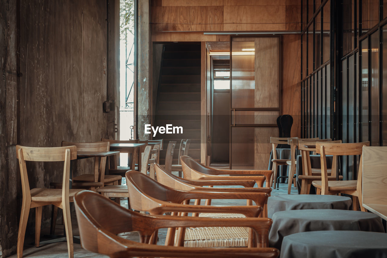 empty chairs and tables at home