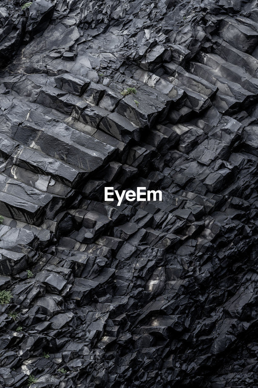 FULL FRAME SHOT OF ROCKS