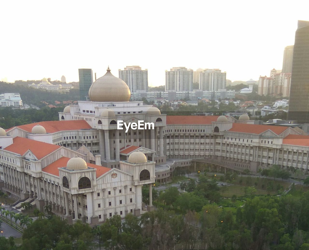 HIGH ANGLE VIEW OF CITY