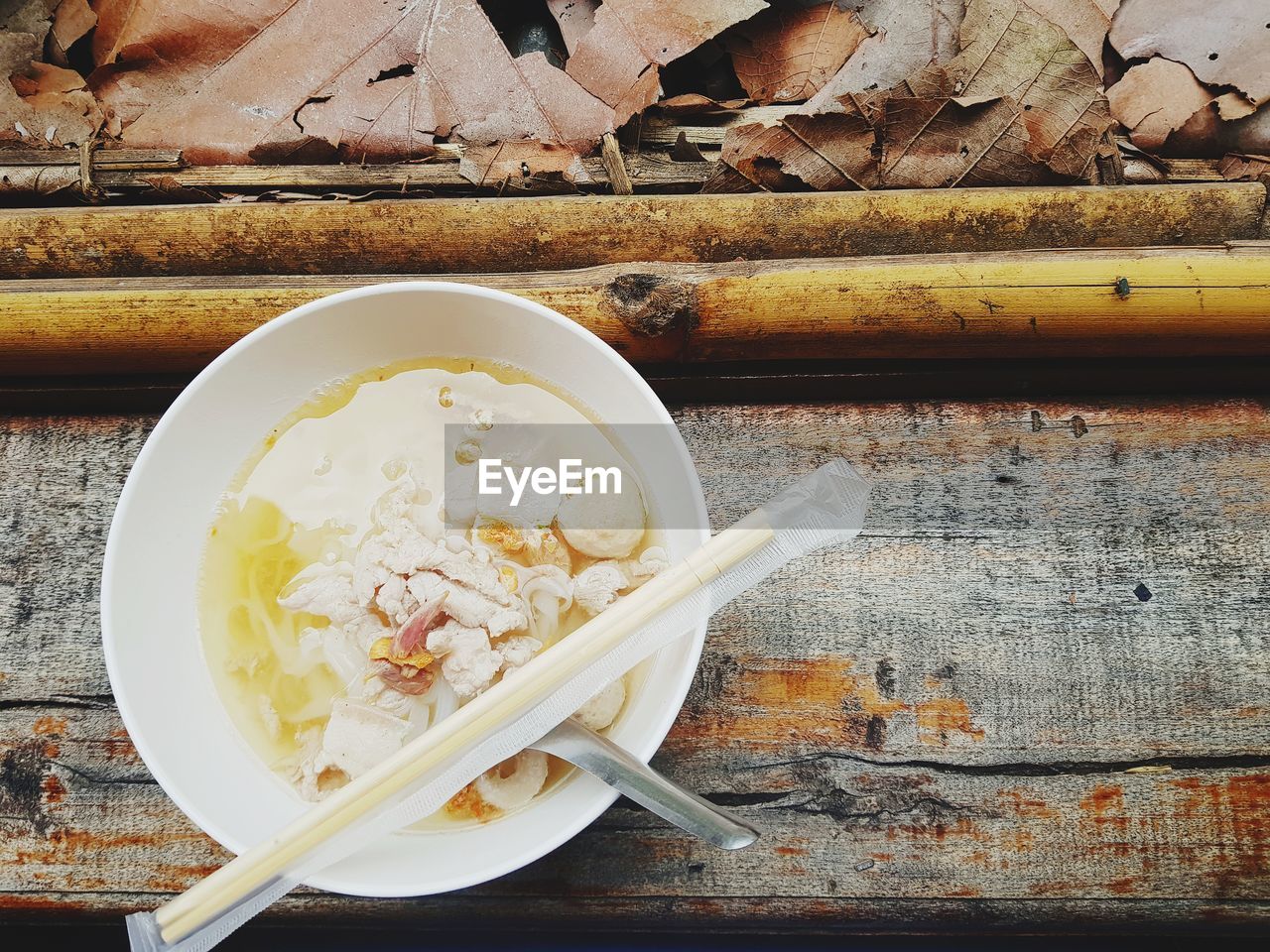 HIGH ANGLE VIEW OF FOOD ON TABLE