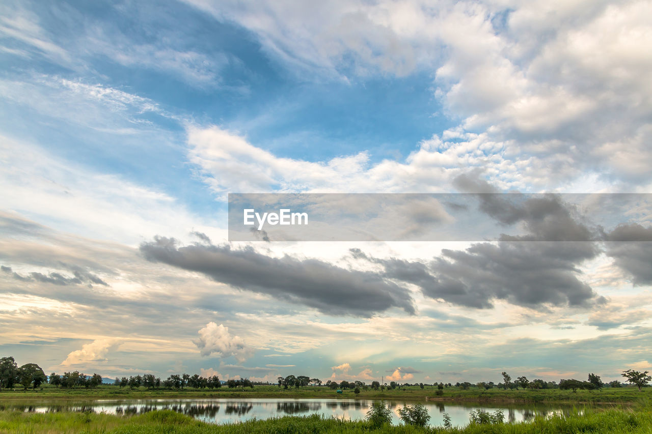 Panoramic view of city against sky