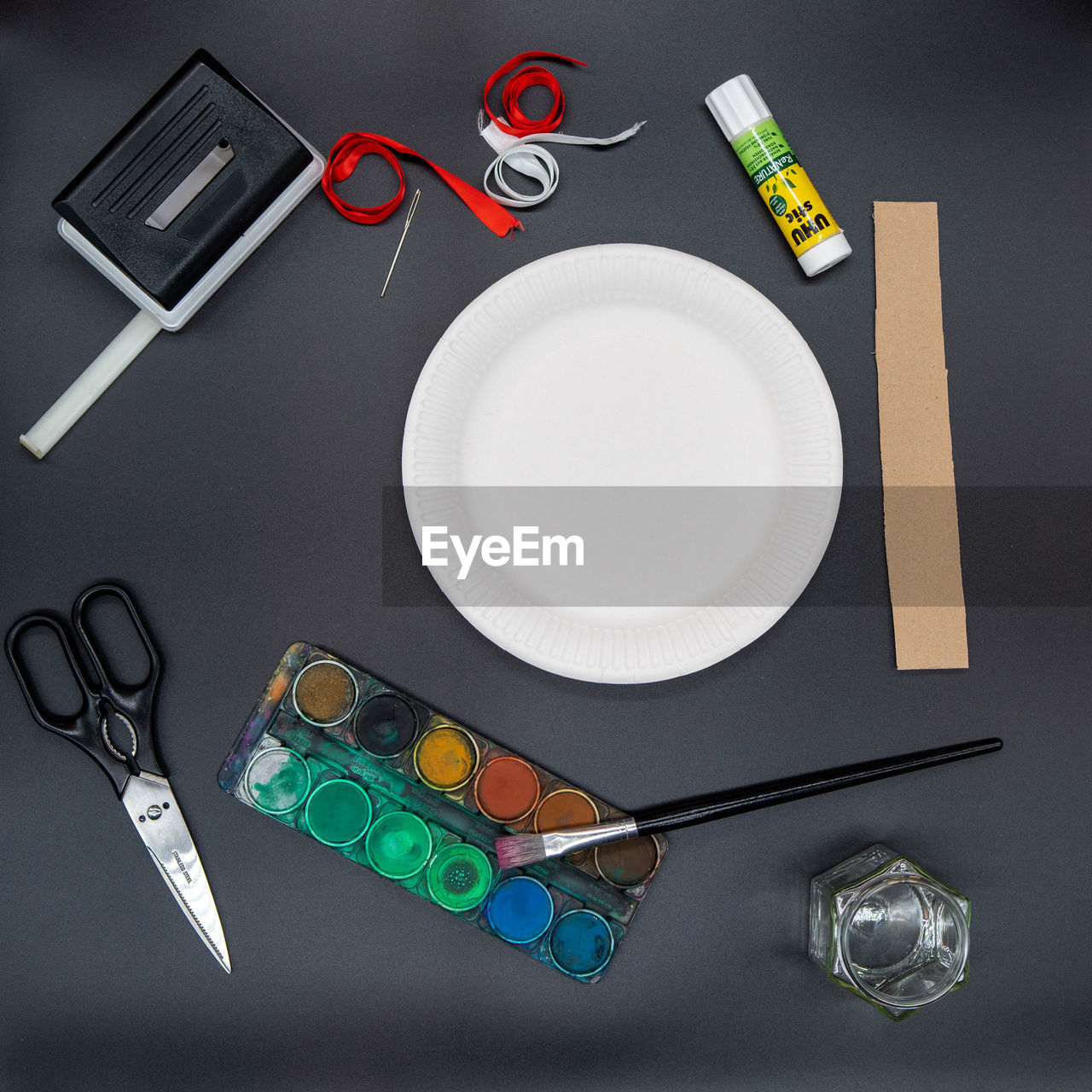 directly above, indoors, high angle view, table, scissors, knolling - concept, no people, studio shot, still life, creativity, plate, circle, tableware, food and drink
