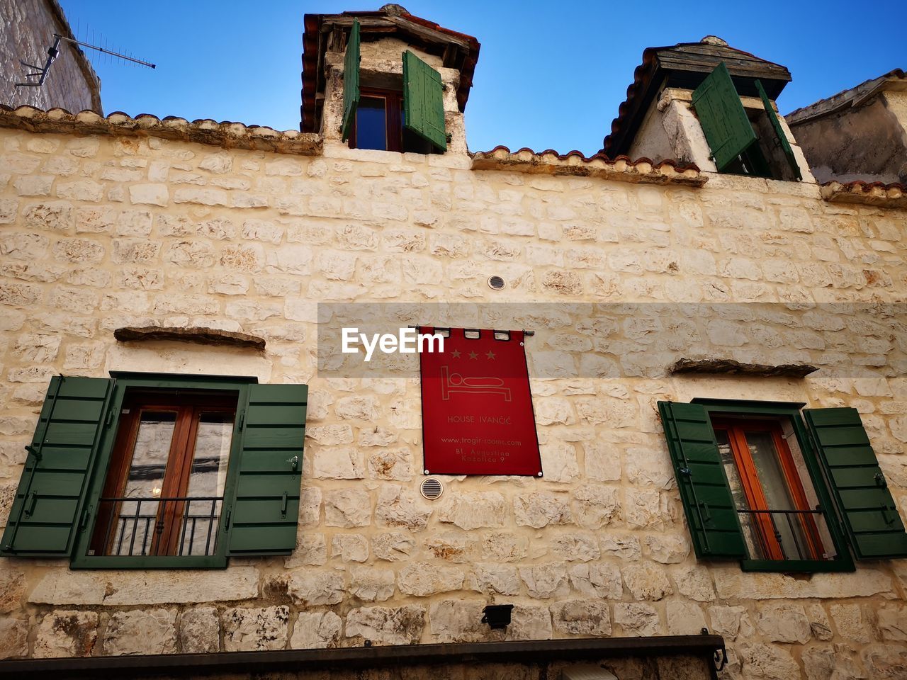 LOW ANGLE VIEW OF OLD BUILDING