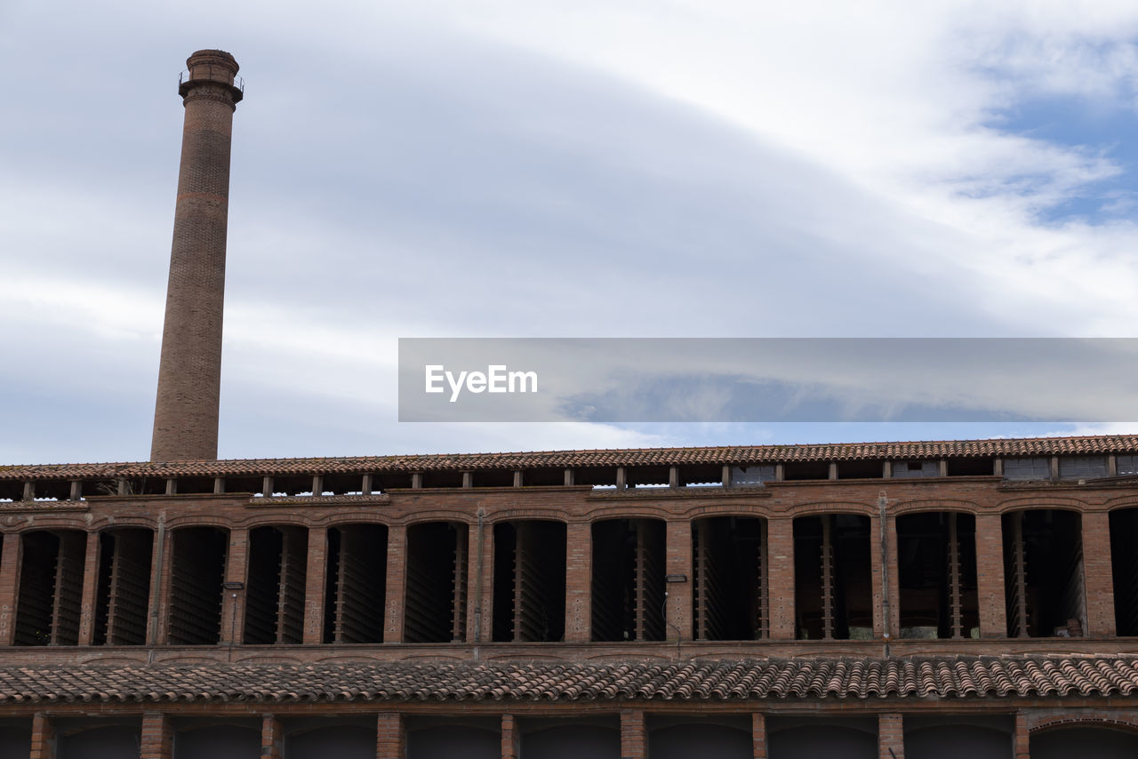 LOW ANGLE VIEW OF A BUILDING