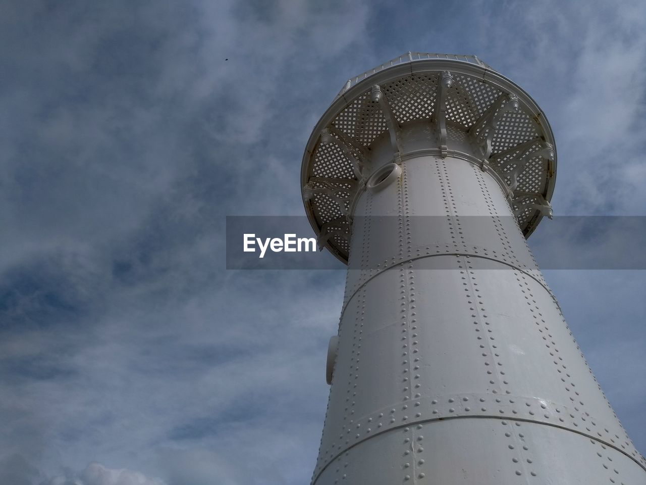 LOW ANGLE VIEW OF LIGHTHOUSE AGAINST SKY