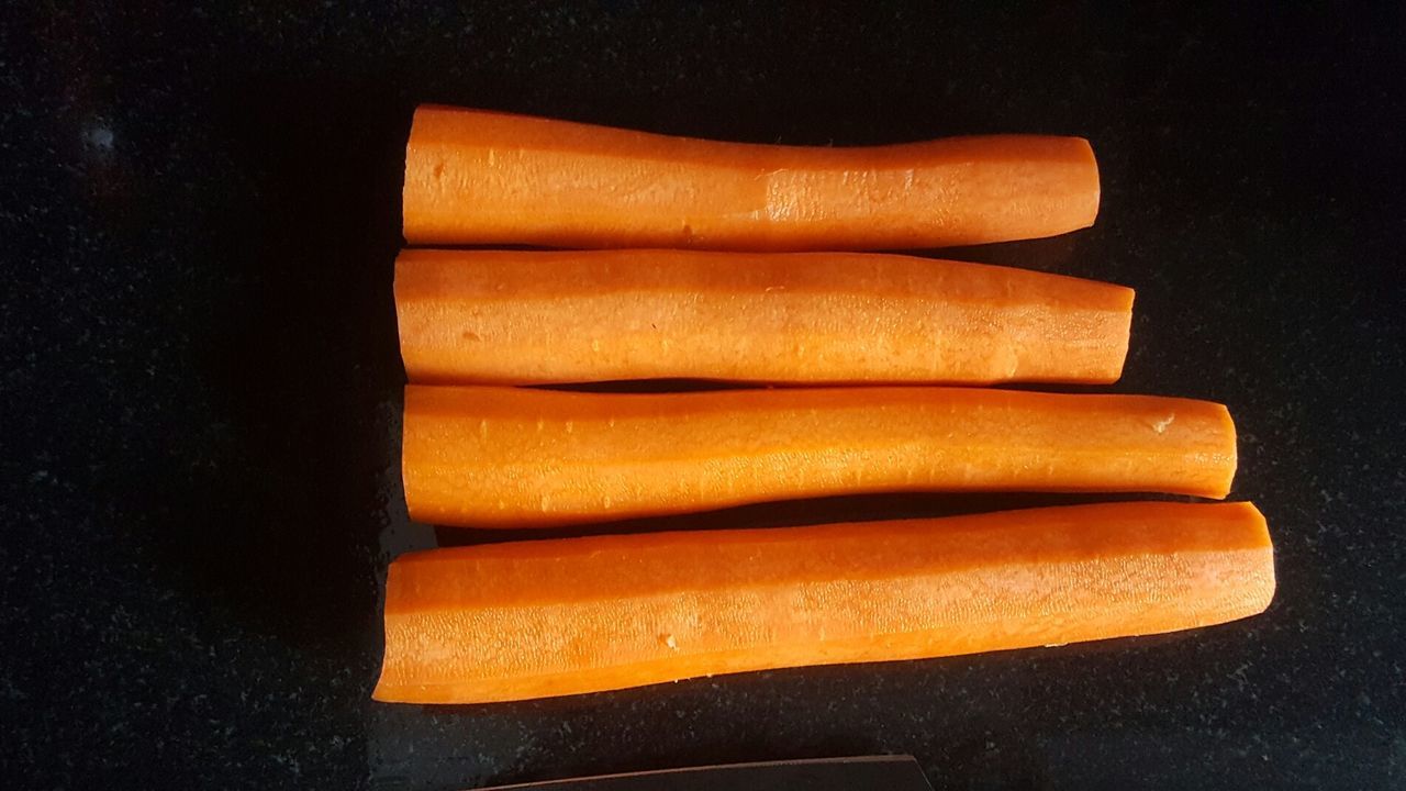 FULL FRAME SHOT OF ORANGE PENCILS IN ROW