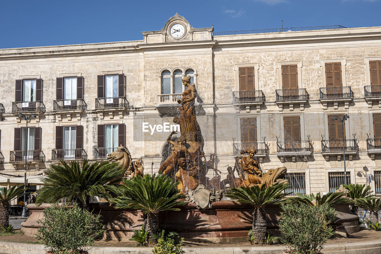 Piazza archimede in syracuse with the beautiful diana fountain