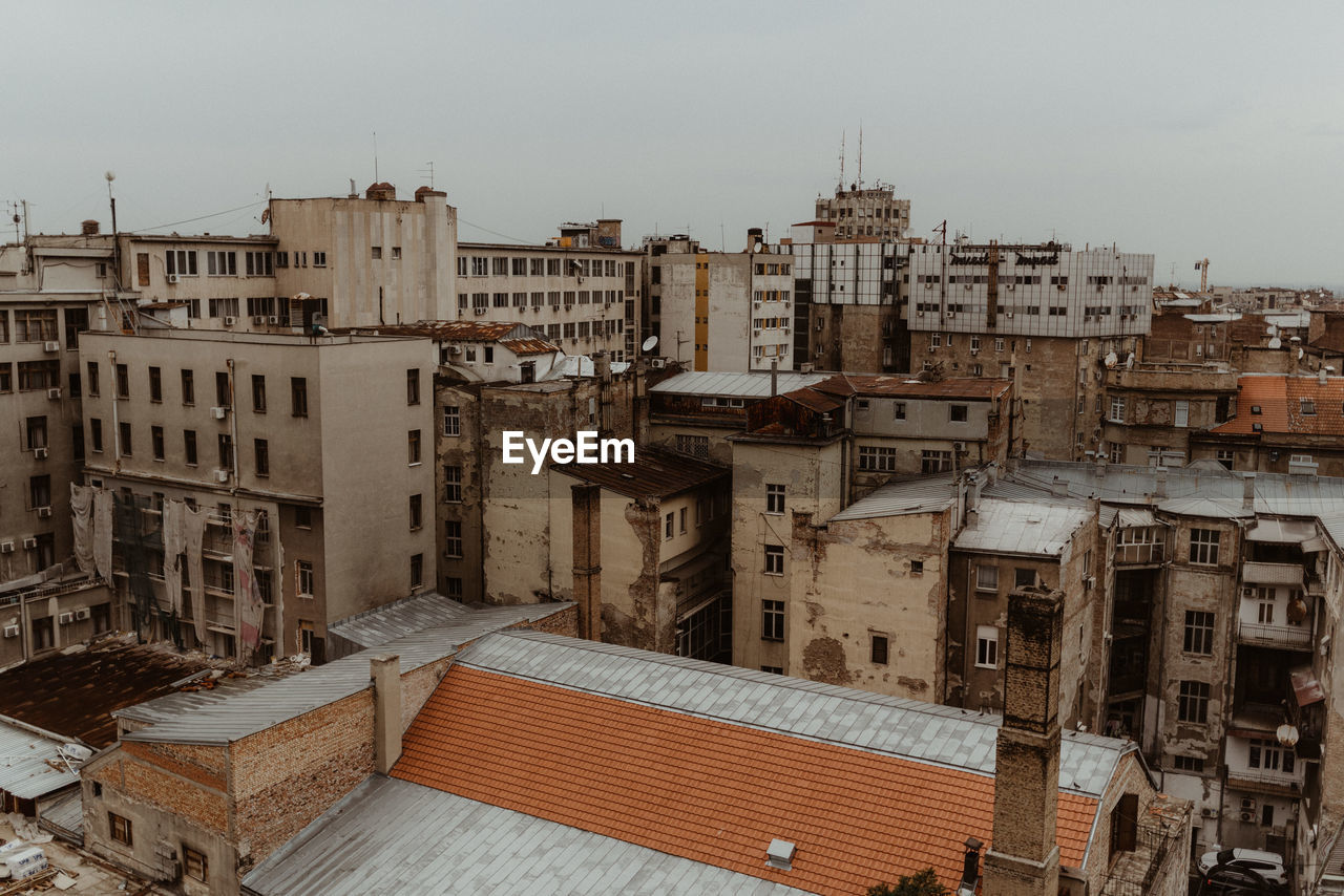 VIEW OF RESIDENTIAL DISTRICT AGAINST CLEAR SKY