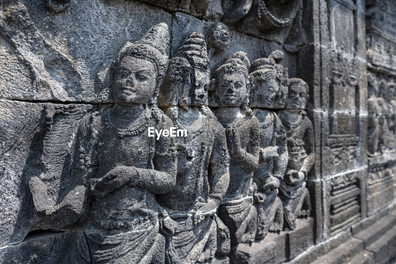 SCULPTURE OF OLD BUDDHA STATUES