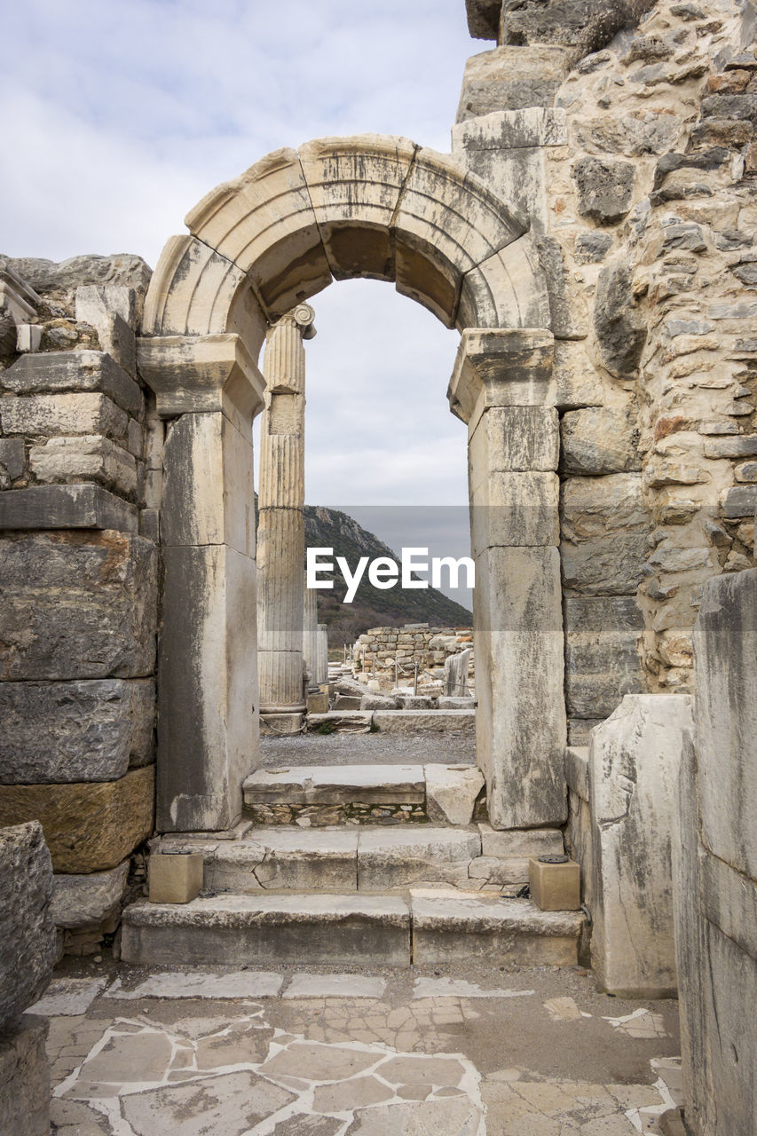 Marble archway in the ancient city of ephesus in selcuk, turkey