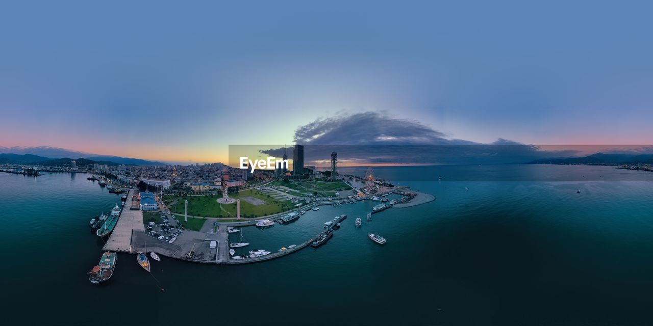 HIGH ANGLE VIEW OF SEA AGAINST SKY