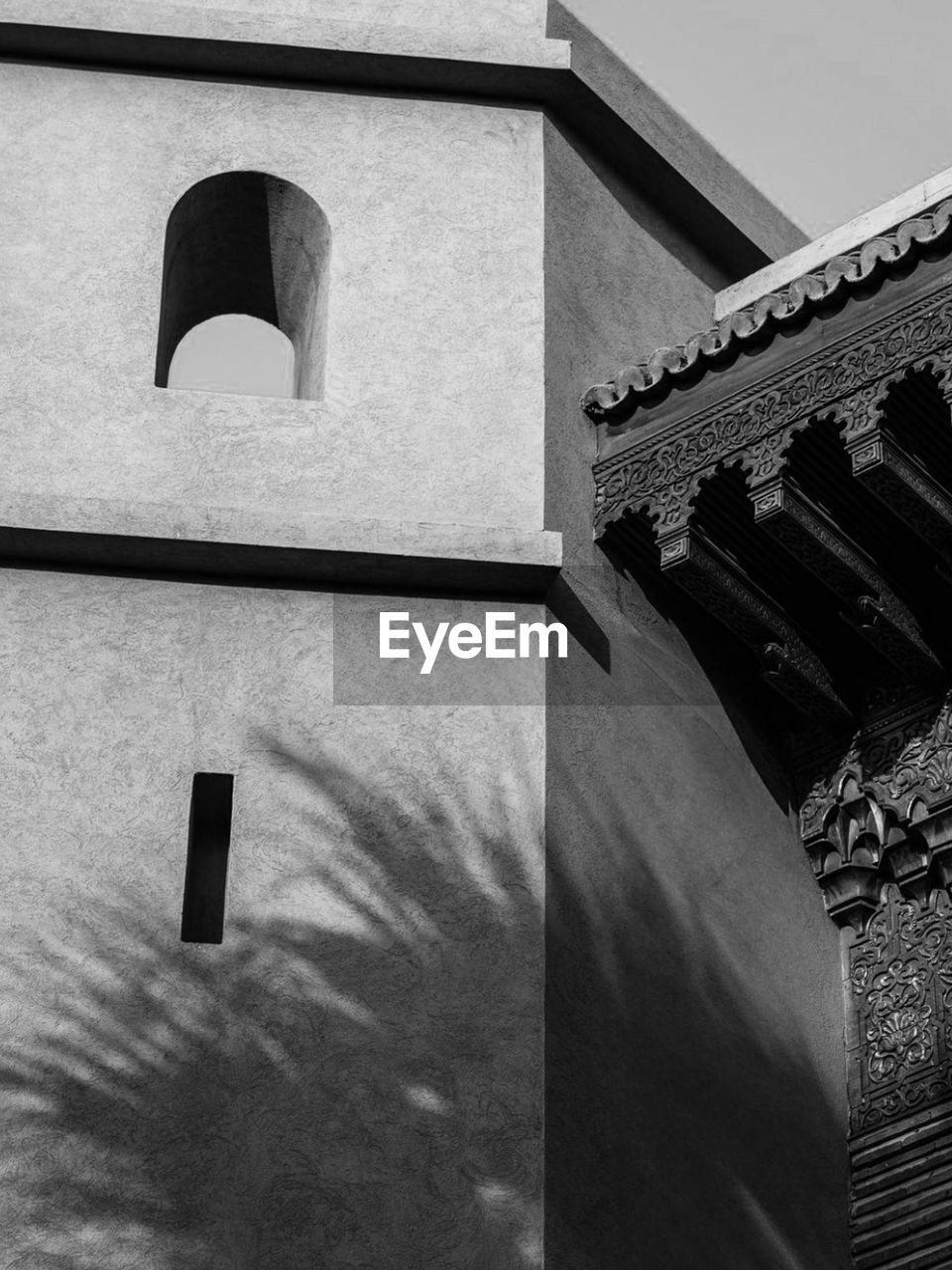 black, white, architecture, black and white, built structure, monochrome, building exterior, monochrome photography, low angle view, no people, building, day, house, nature, sky, outdoors, sunlight