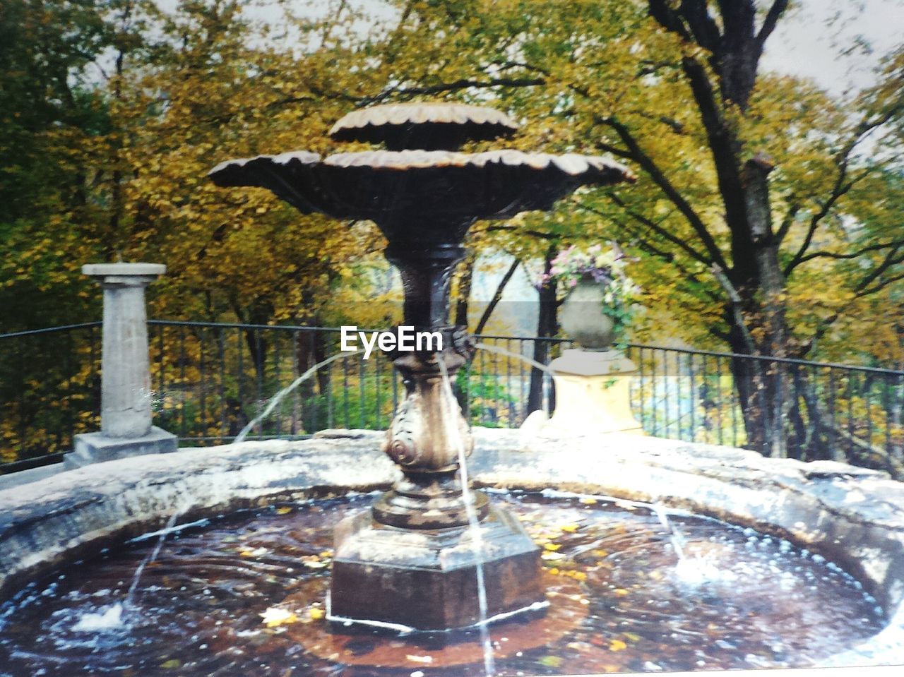 WATER FOUNTAIN IN PARK