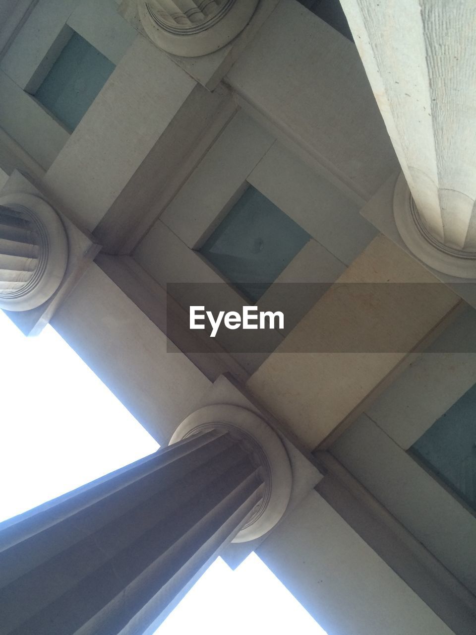 LOW ANGLE VIEW OF MODERN CEILING