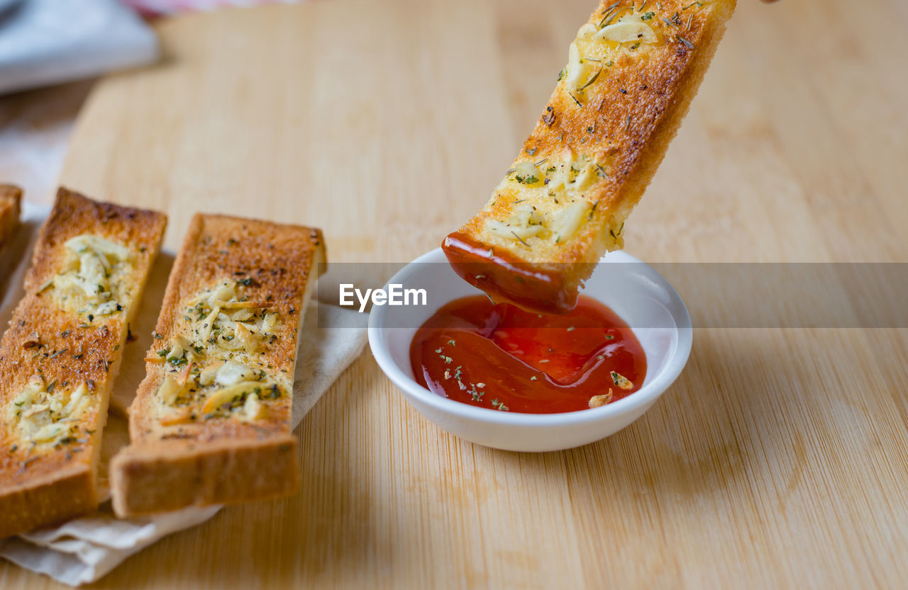 CLOSE-UP OF SERVED FOOD IN BOWL