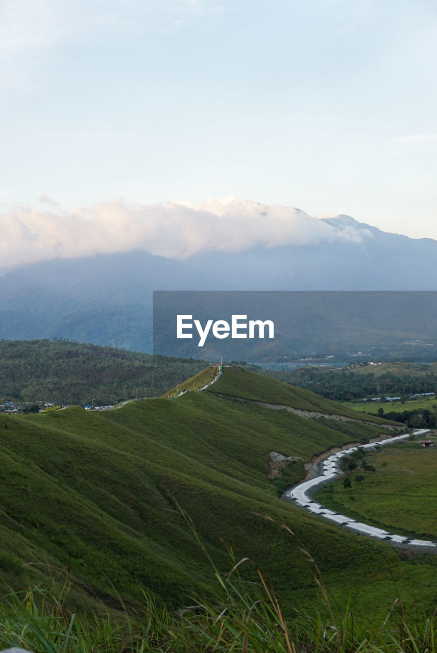 SCENIC VIEW OF RURAL LANDSCAPE