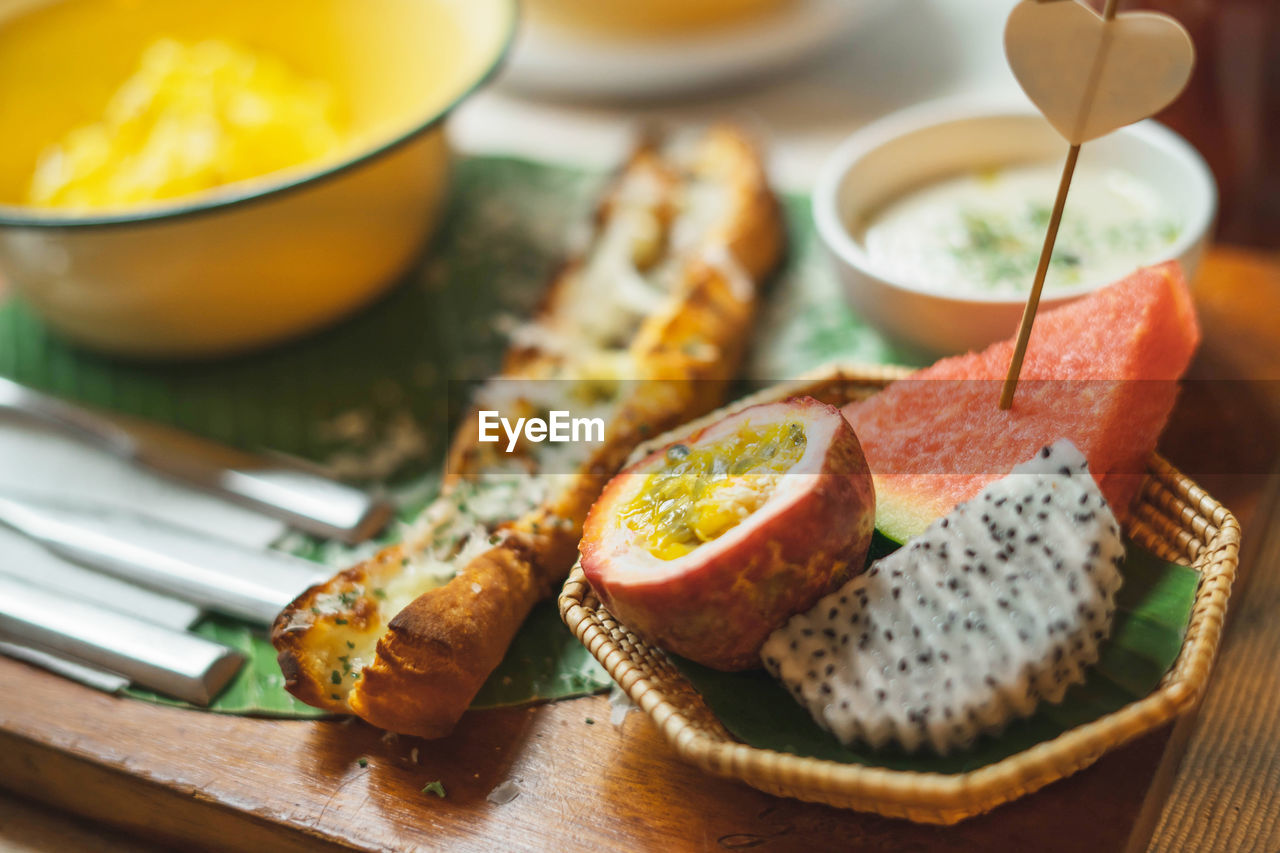 CLOSE-UP OF BREAKFAST SERVED IN PLATE