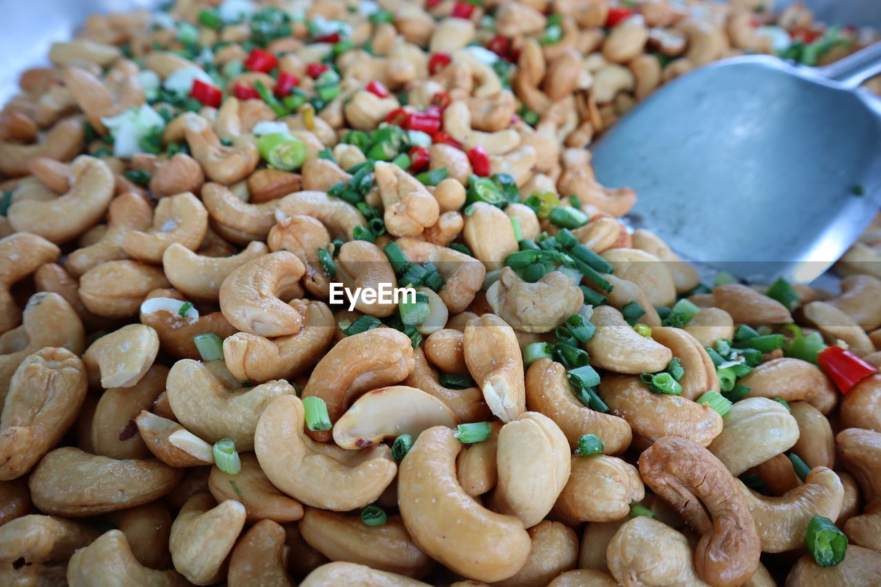 HIGH ANGLE VIEW OF CANDIES IN CONTAINER