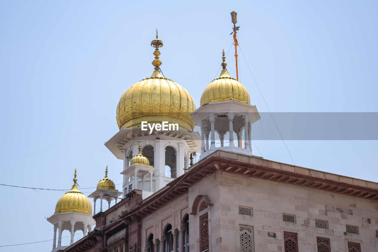 Gurudwara sis ganj sahib is one of the nine historical gurdwaras in old delhi in india