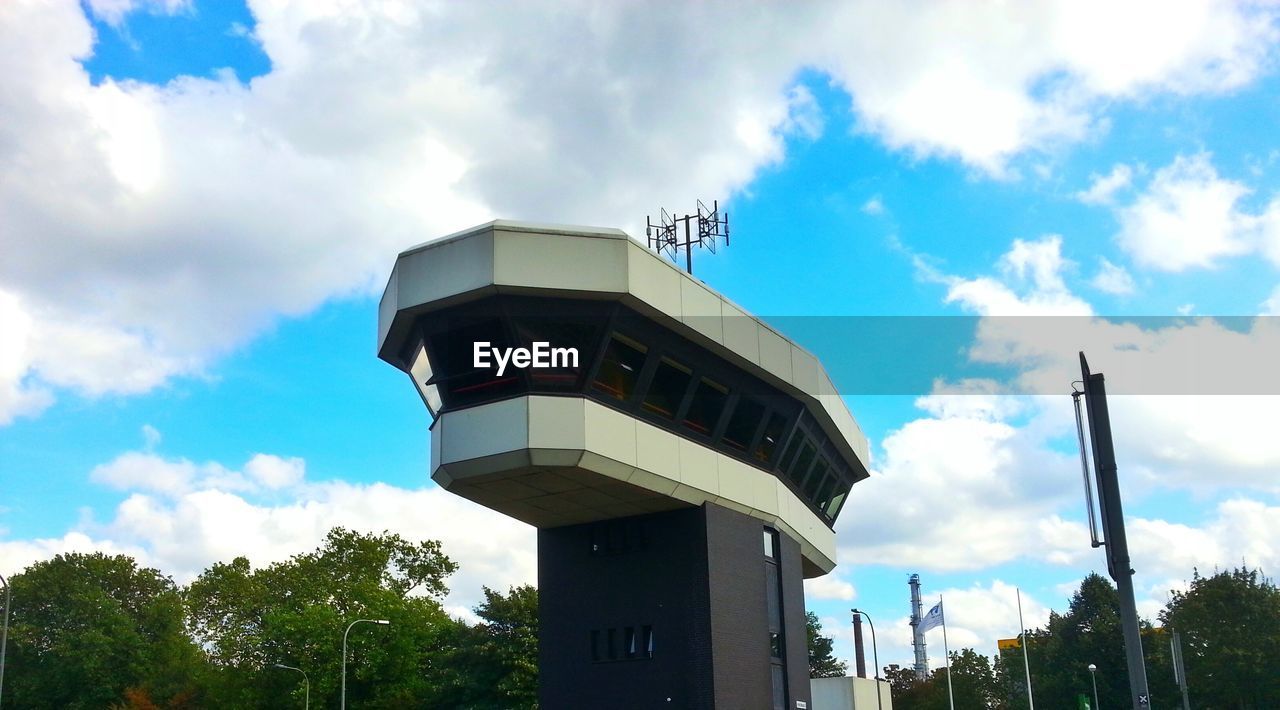 LOW ANGLE VIEW OF TOWER AGAINST SKY