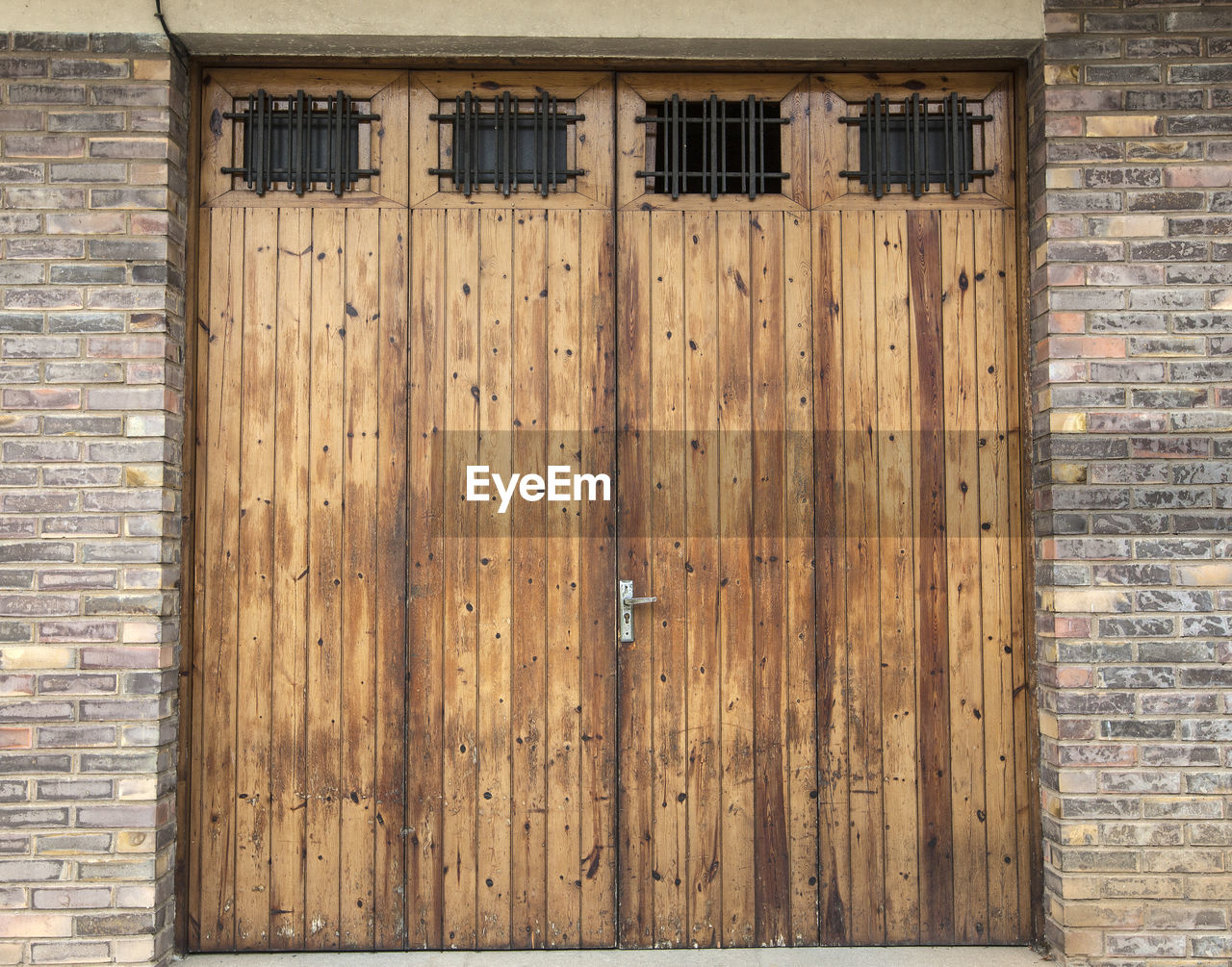 The old wooden door in the spain