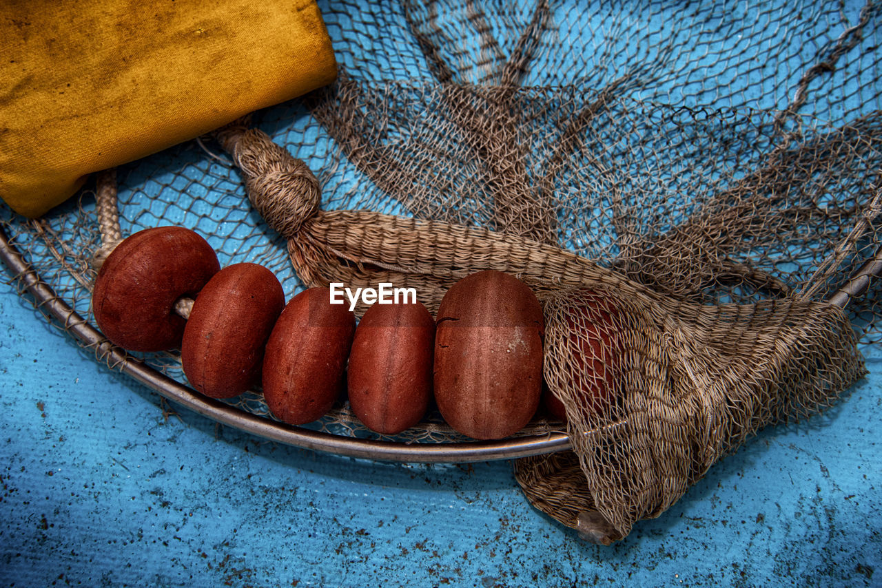 HIGH ANGLE VIEW OF FRUITS IN BASKET