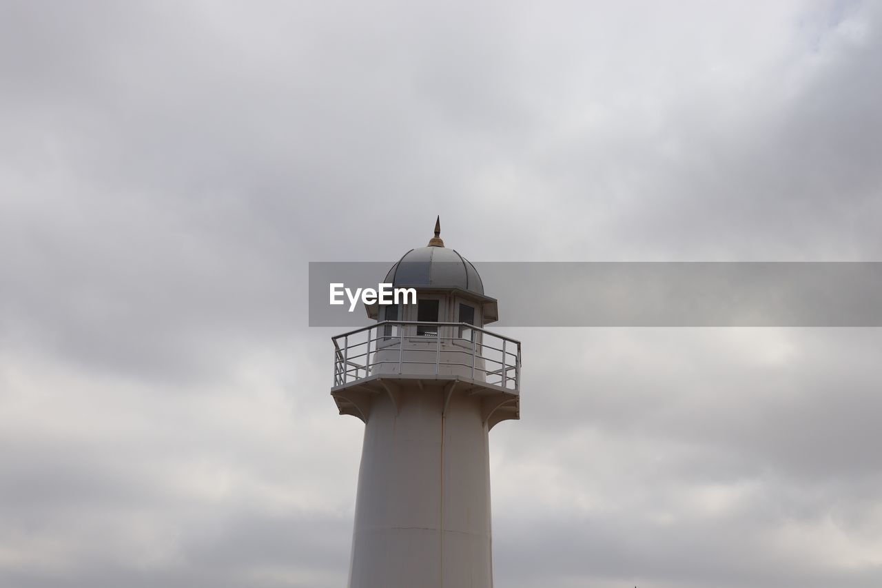 LOW ANGLE VIEW OF LIGHTHOUSE AGAINST SKY