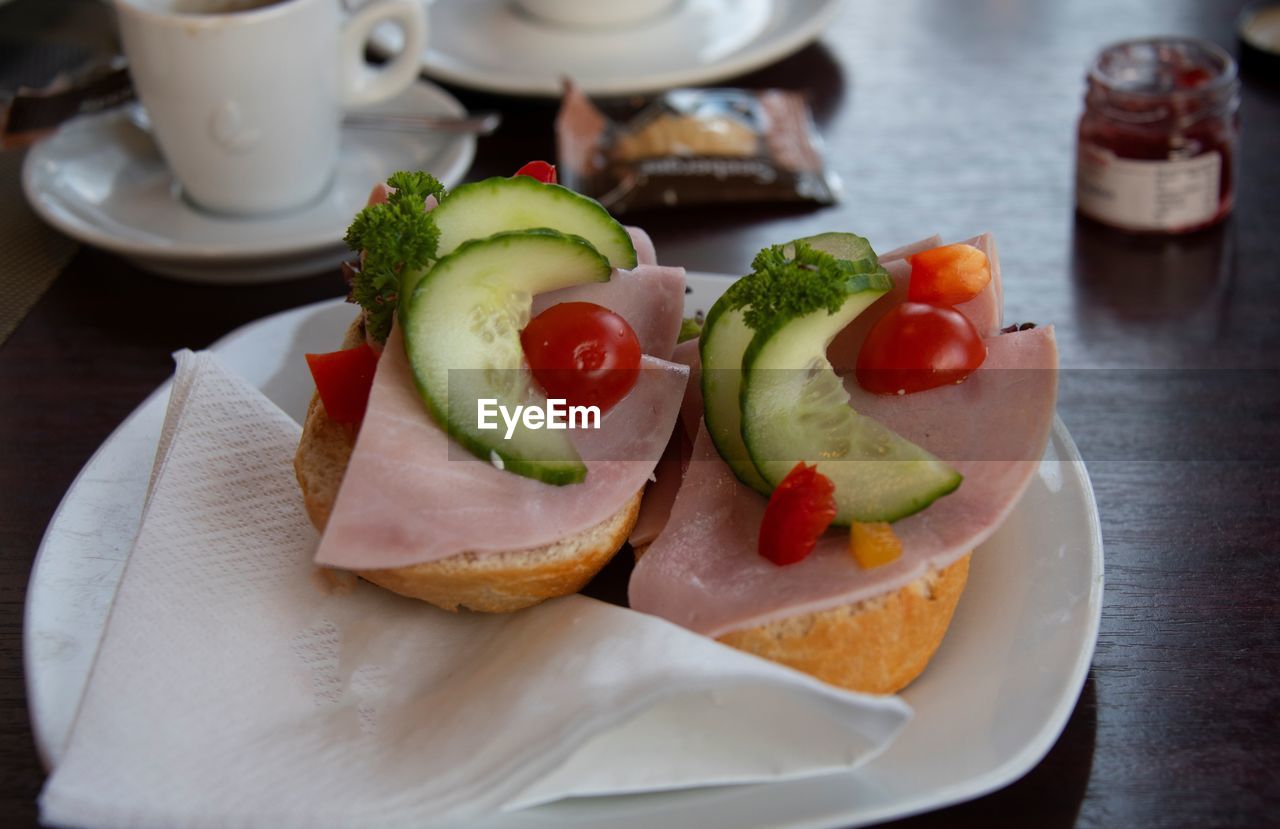 CLOSE-UP OF FRUITS SERVED IN PLATE