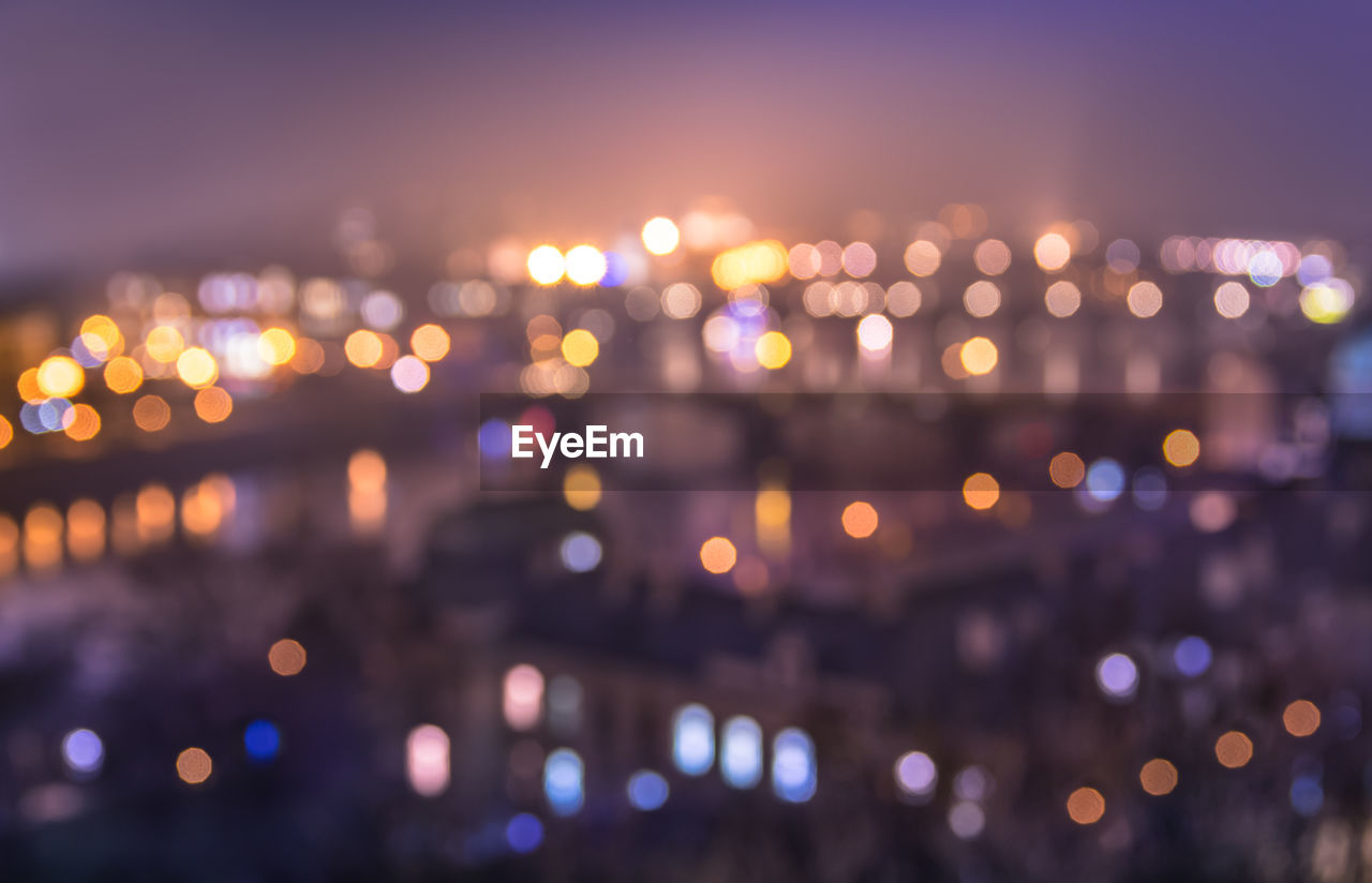 DEFOCUSED LIGHTS AT NIGHT