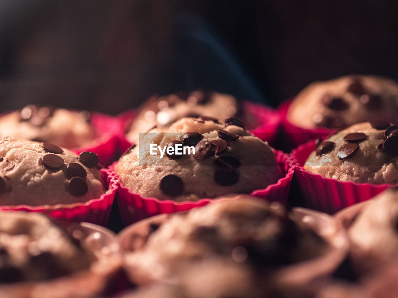 food and drink, food, dessert, sweet food, sweetness, baked, chocolate, freshness, sweet, fruit, produce, berry, selective focus, no people, muffin, chocolate chip, cake, indoors