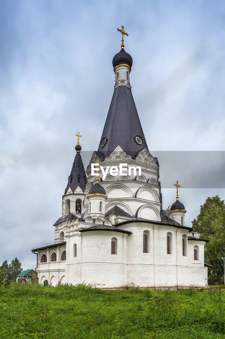 Church of the epiphany in krasnoe on volga near kostroma, russia