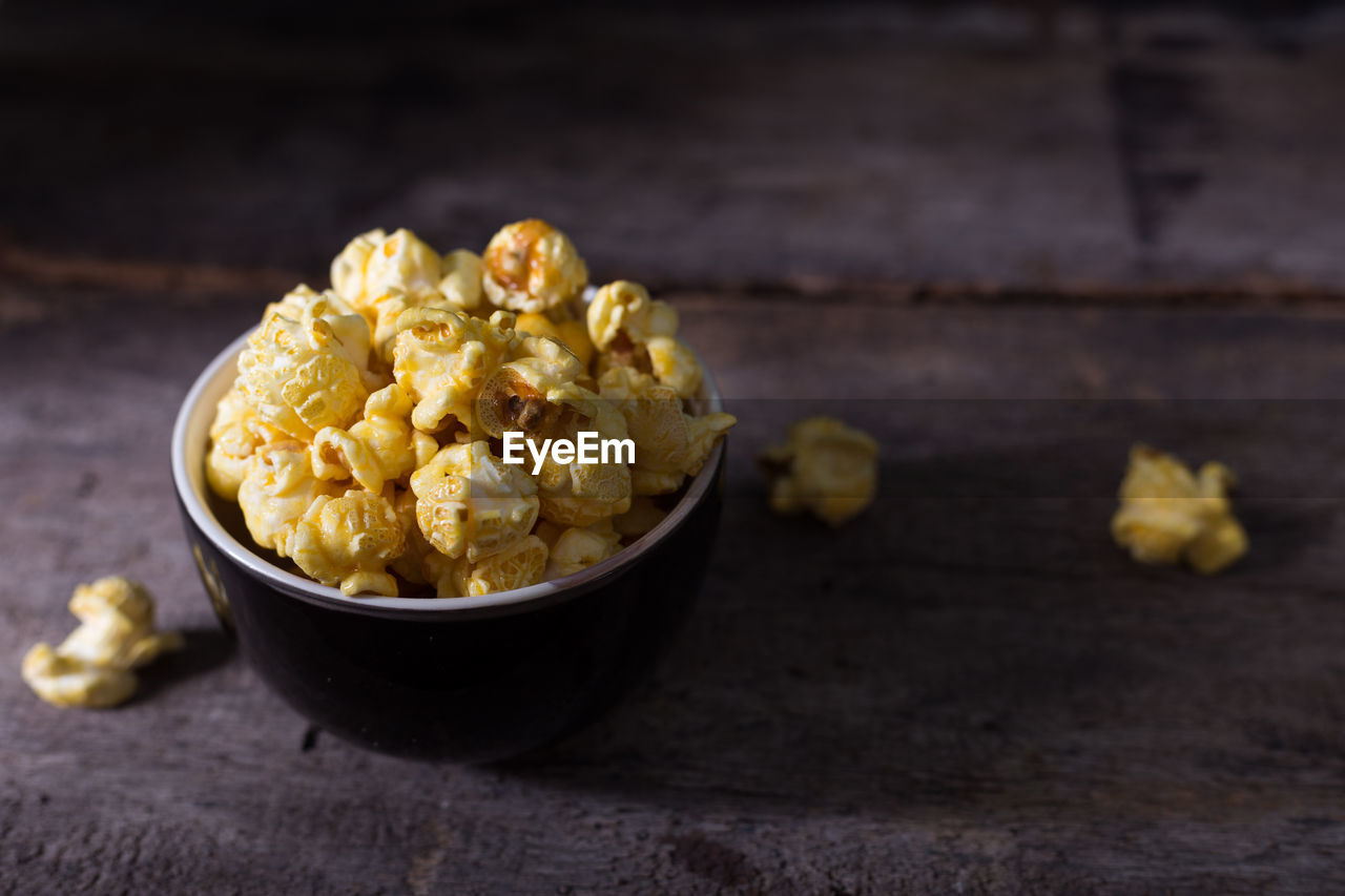 CLOSE-UP OF PASTA IN BOWL