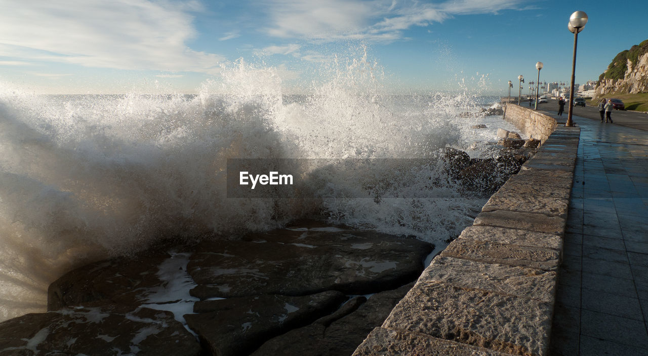 WATER SPLASHING IN SEA