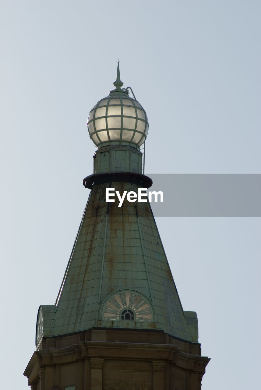 LOW ANGLE VIEW OF TOWER AGAINST CLEAR SKY