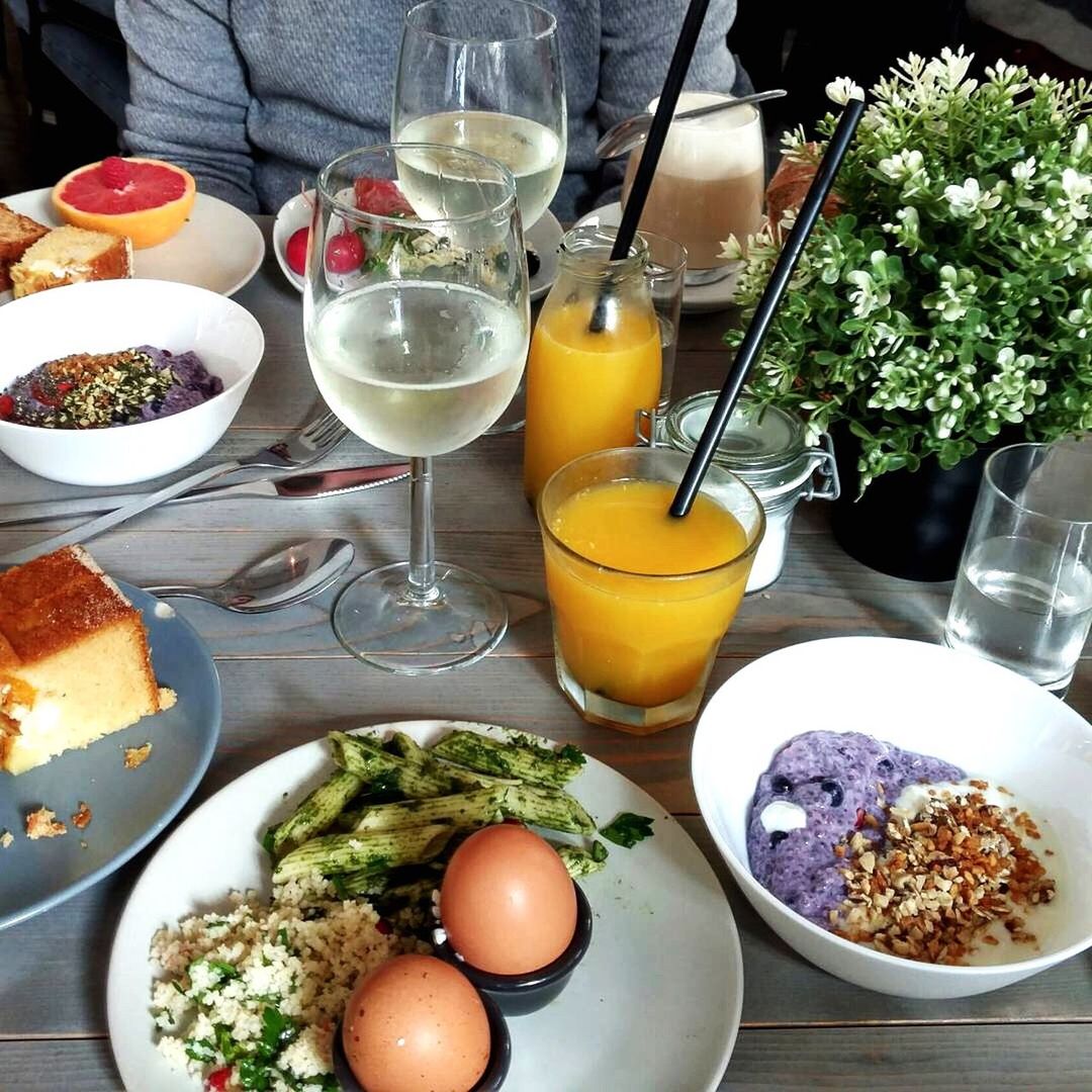 CLOSE-UP OF FRESH BREAKFAST ON TABLE