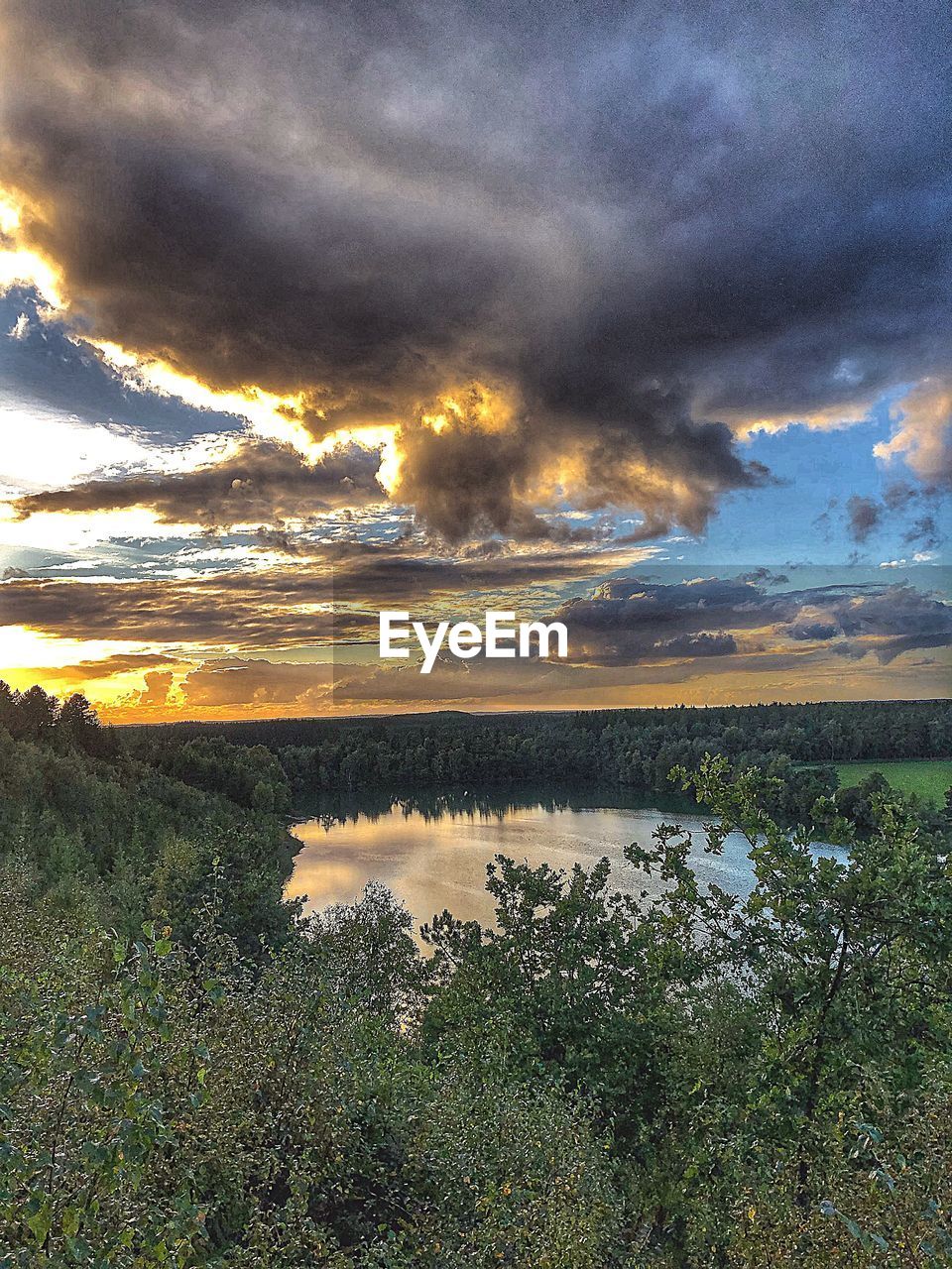 SCENIC VIEW OF DRAMATIC SKY OVER LAND