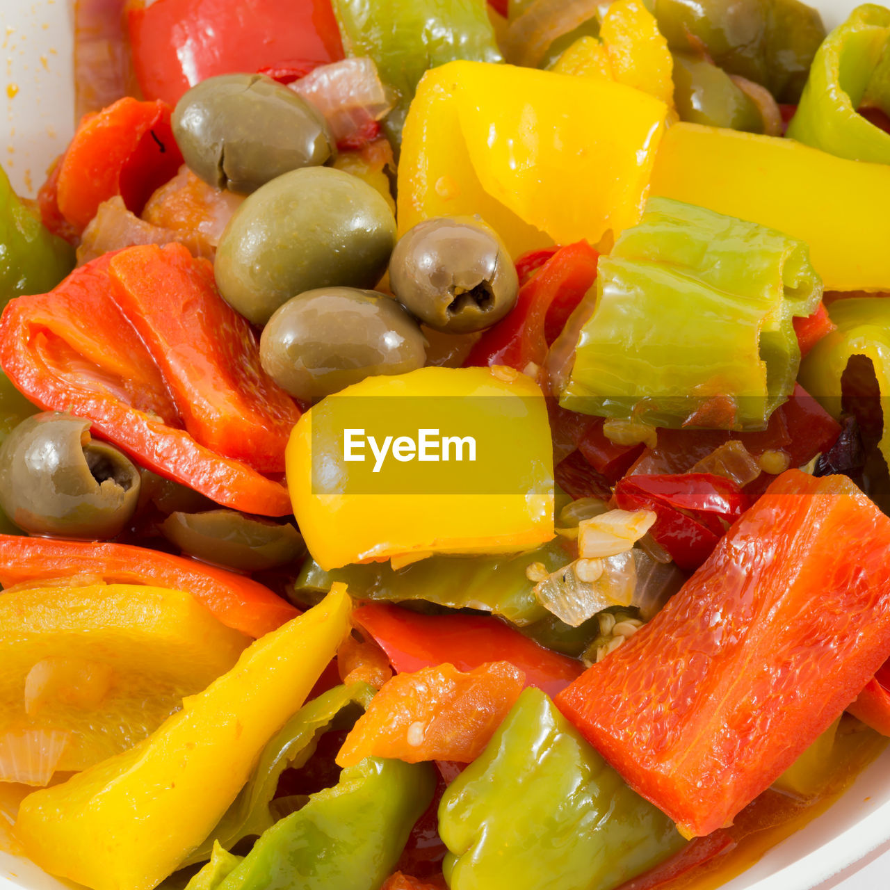 CLOSE-UP OF SALAD