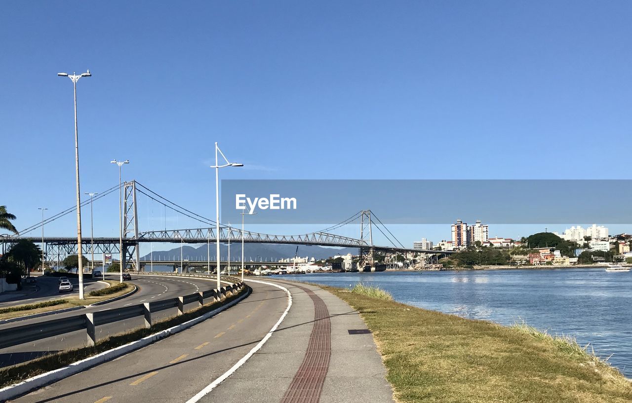 BRIDGE OVER RIVER AGAINST SKY