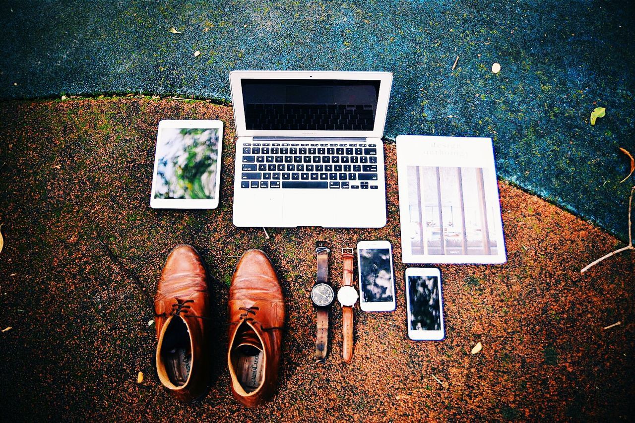 high angle view, wireless technology, technology, directly above, laptop, computer, communication, no people, day, outdoors