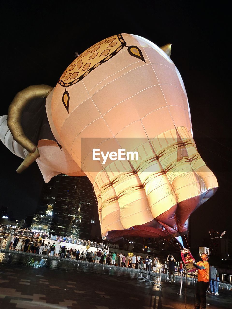 vehicle, night, aircraft, one person, transportation, balloon, hot air balloon, city