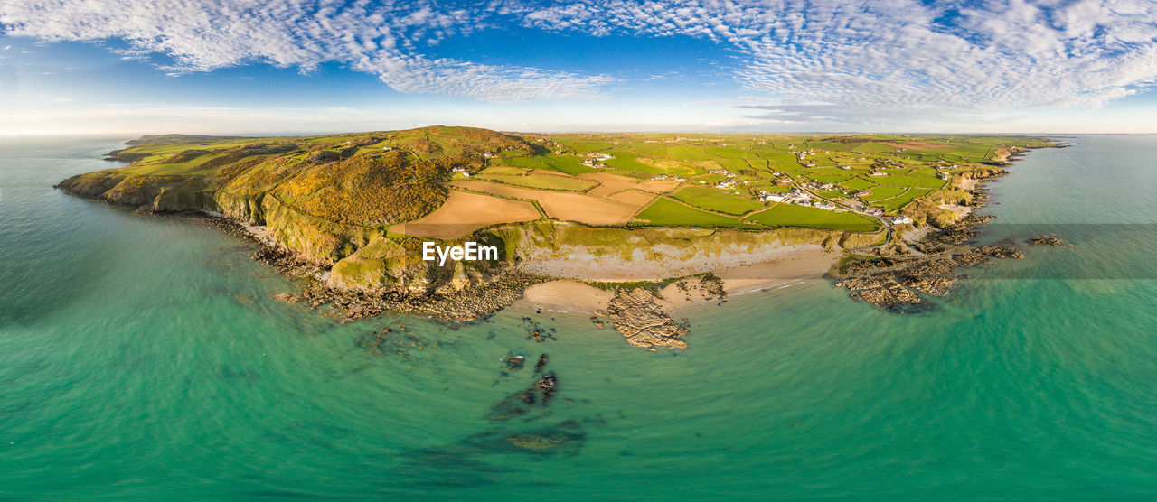 HIGH ANGLE VIEW OF BEACH