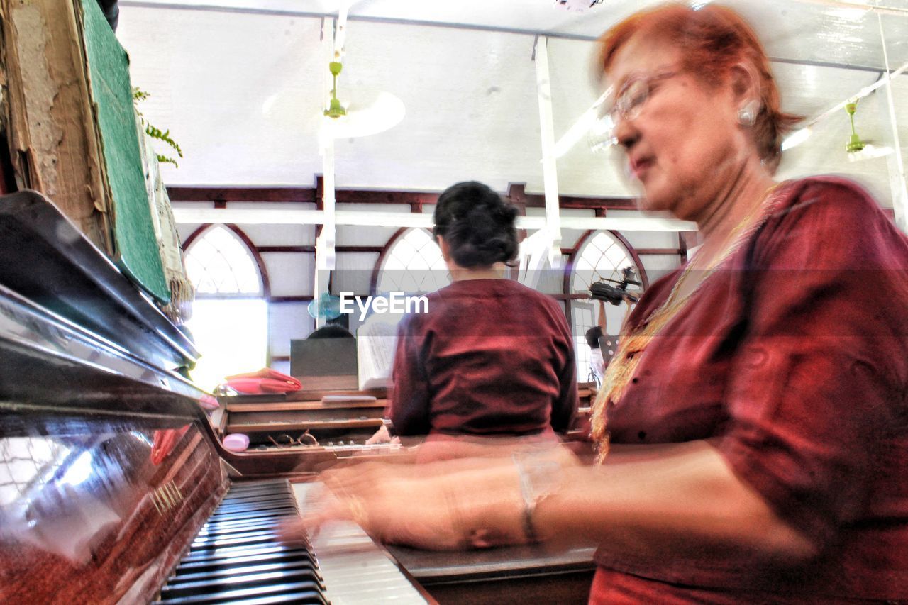 Women playing piano