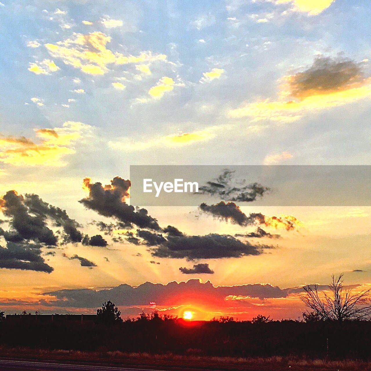 SCENIC VIEW OF LANDSCAPE DURING SUNSET