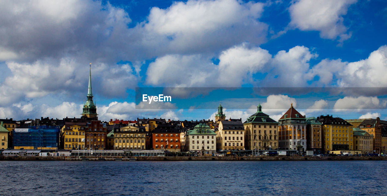 VIEW OF CITY WITH WATERFRONT