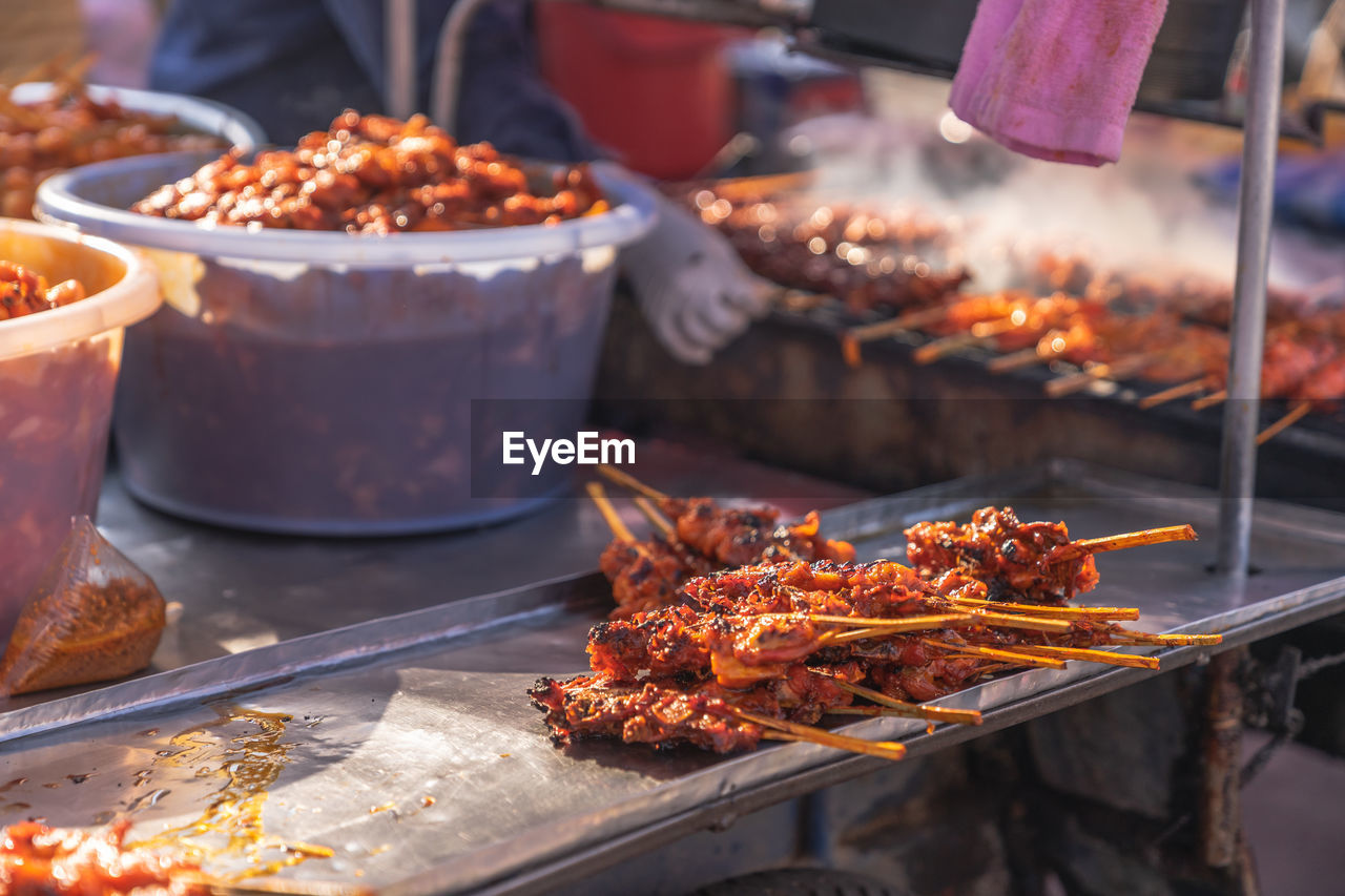 CLOSE-UP OF MEAT AT MARKET STALL