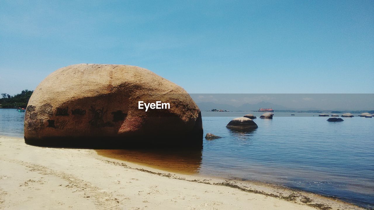 PANORAMIC VIEW OF SEA AGAINST CLEAR SKY